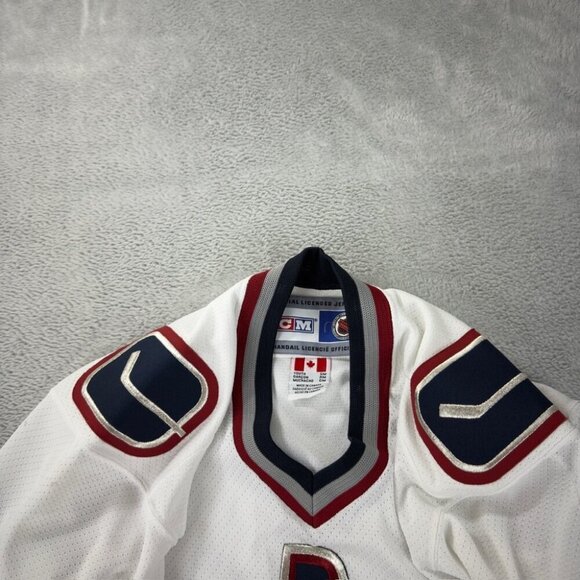 CCM Vintage Vancouver Canucks Hockey Jersey Youth Size S - Picture 5 of 15